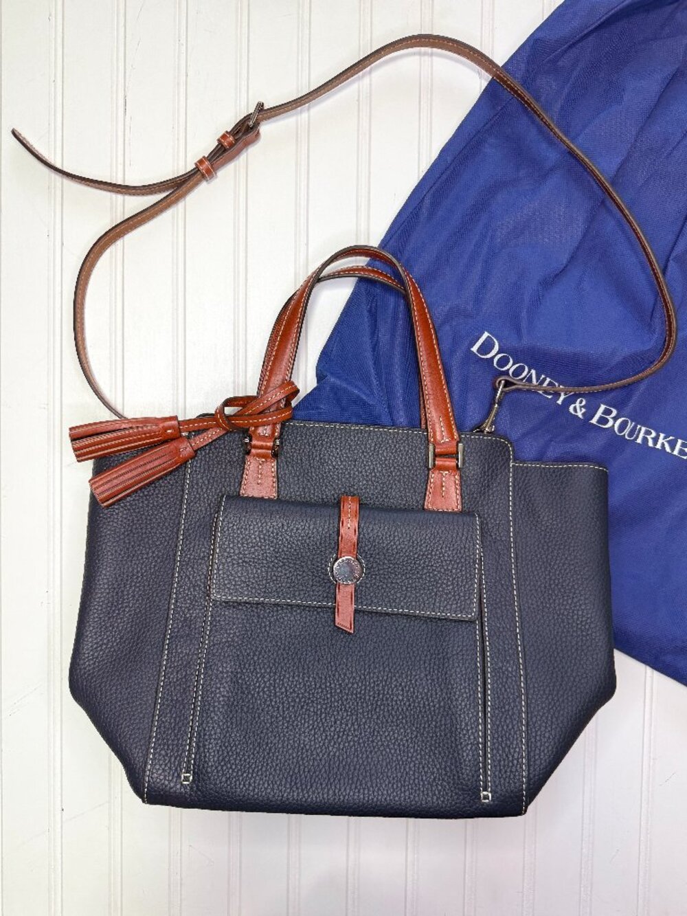 Dooney & Bourke Cambridge East West Shopper Navy Leather Tote Bag NWOT